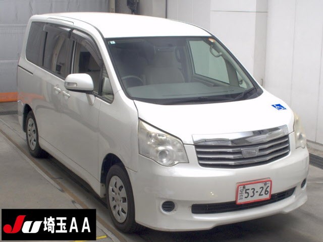 2013 Toyota Noah