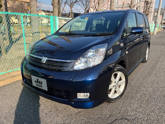 2004 Toyota Isis