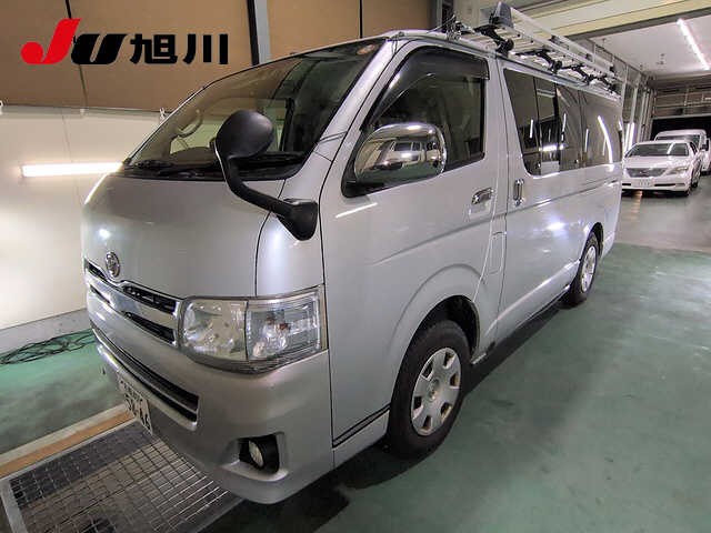 Toyota Hiace V