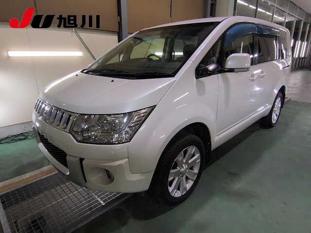 2017 Mitsubishi Delica D5