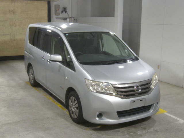 2013 Nissan Serena HV