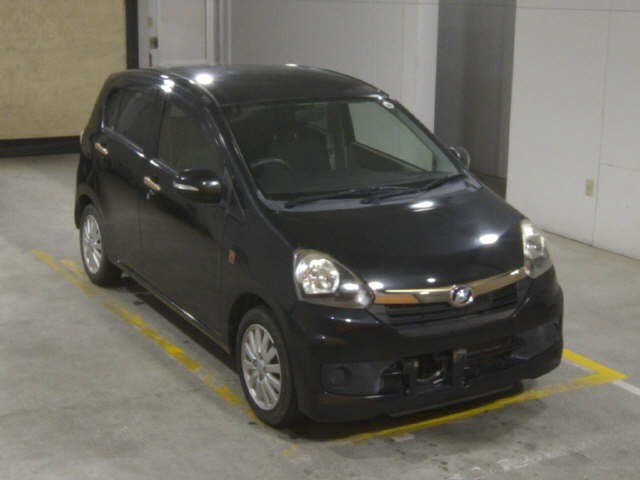 2016 Daihatsu Mira ES