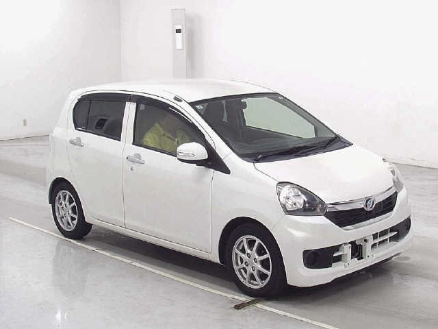 2013 Daihatsu Mira ES