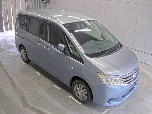 2013 Nissan Serena HV