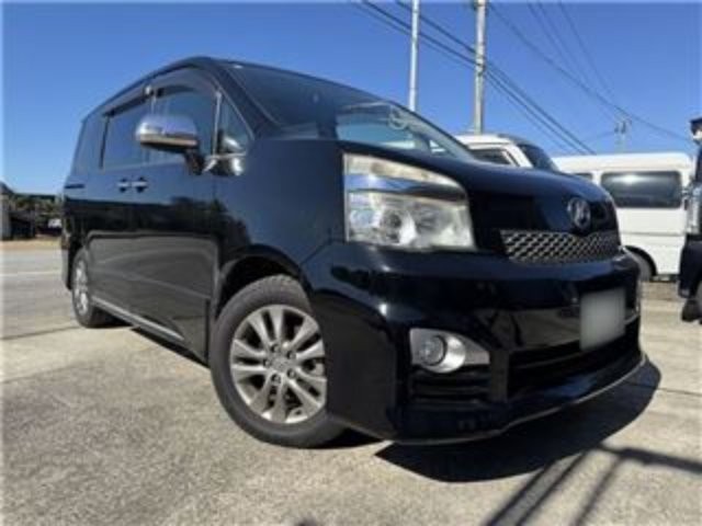 2013 Toyota Voxy