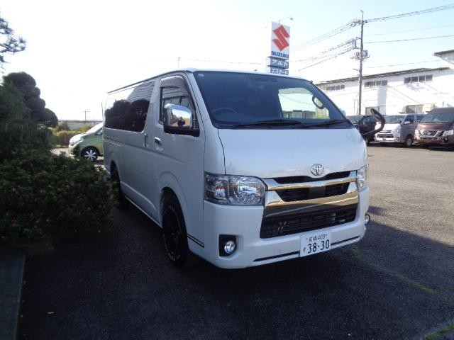 2020 Toyota Hiace V