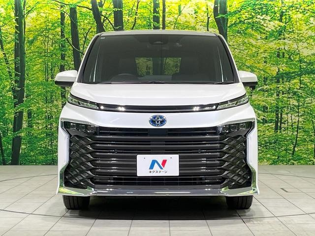 Toyota Voxy HV