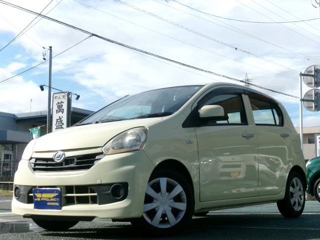 2013 Daihatsu Mira ES