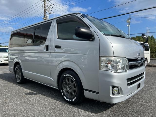 Toyota Hiace V