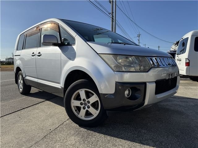 2009 Mitsubishi Delica D5