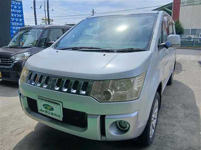 2009 Mitsubishi Delica D5