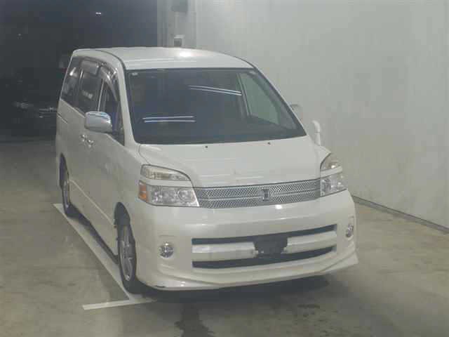2006 Toyota Voxy