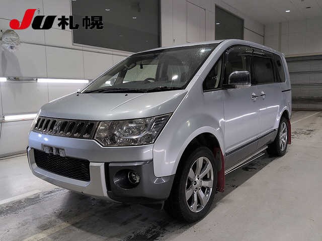 2014 Mitsubishi Delica D5