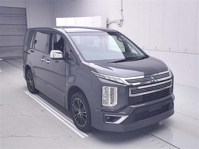 2019 Mitsubishi Delica D5