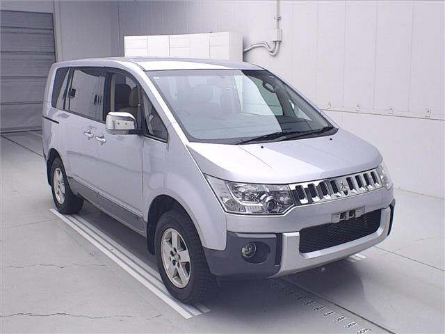 2011 Mitsubishi Delica D5