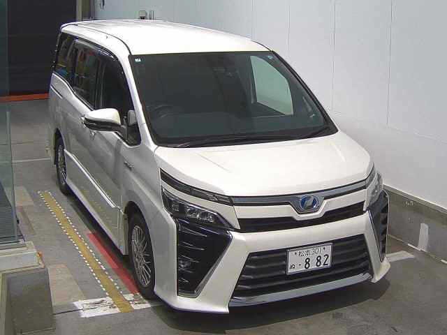 2017 Toyota Voxy HV