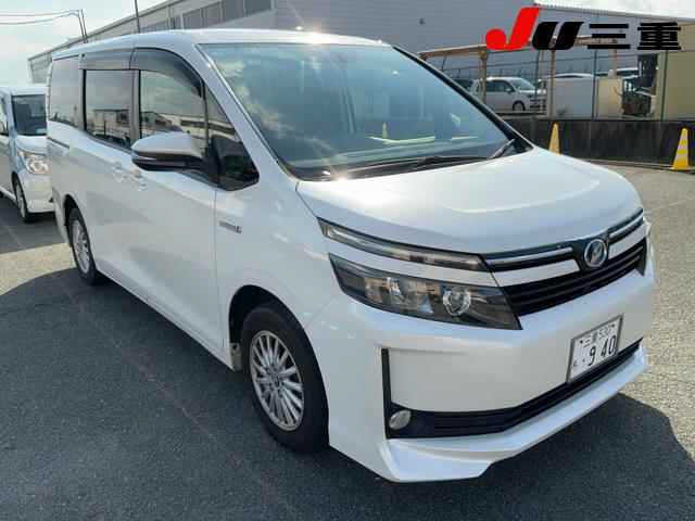 Toyota Voxy HV