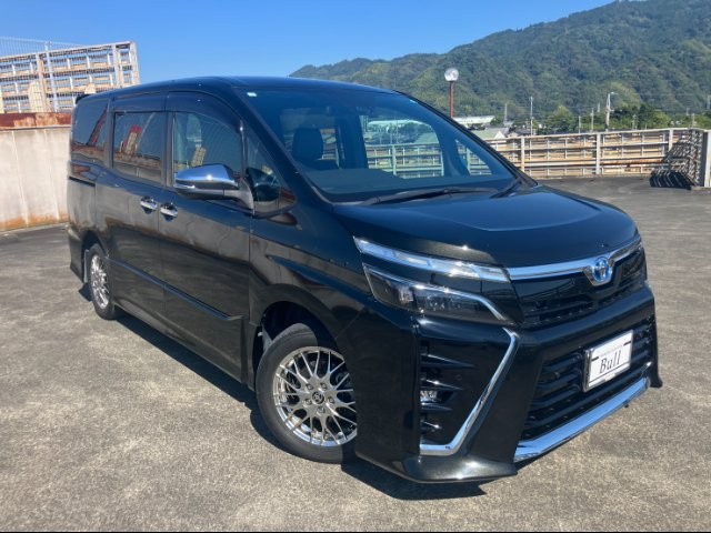 2021 Toyota Voxy HV