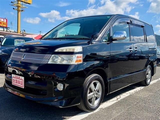 2005 Toyota Voxy