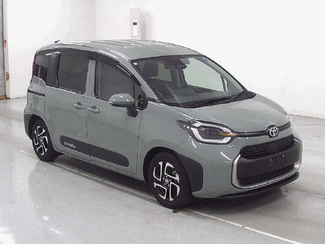 Toyota Sienta HV