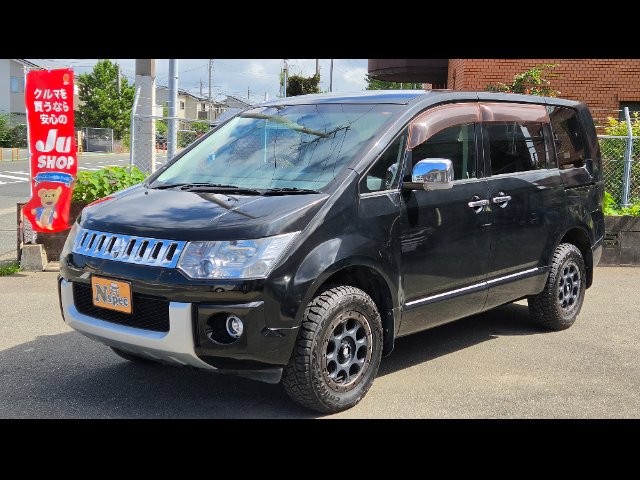 2012 Mitsubishi Delica D5