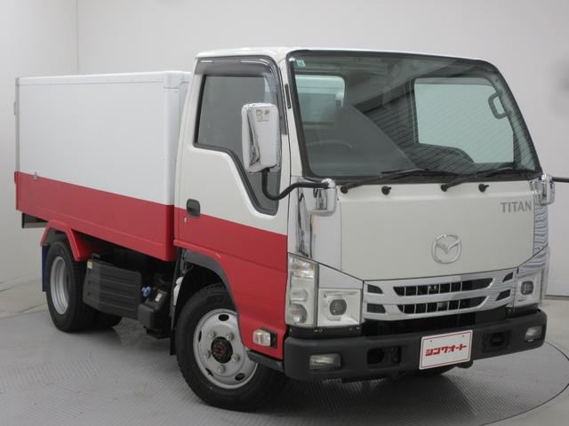 Mazda Titan