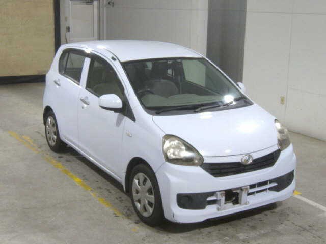 2013 Daihatsu Mira ES
