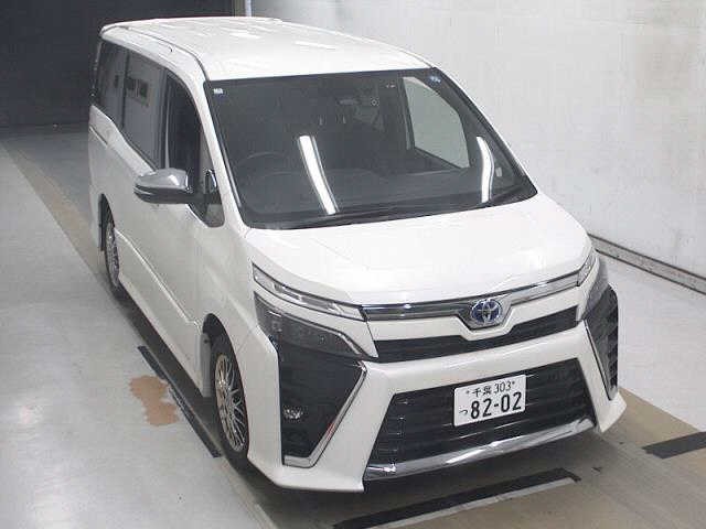 2021 Toyota Voxy HV