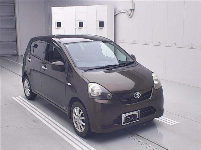 2011 Daihatsu Mira ES