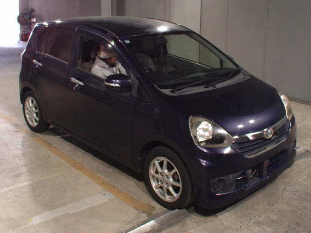 2013 Daihatsu Mira ES