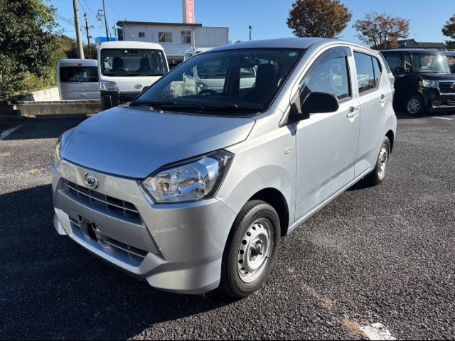 Daihatsu Mira ES