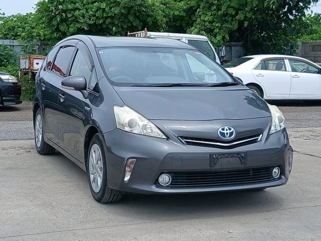 2012 Toyota Prius Alpha