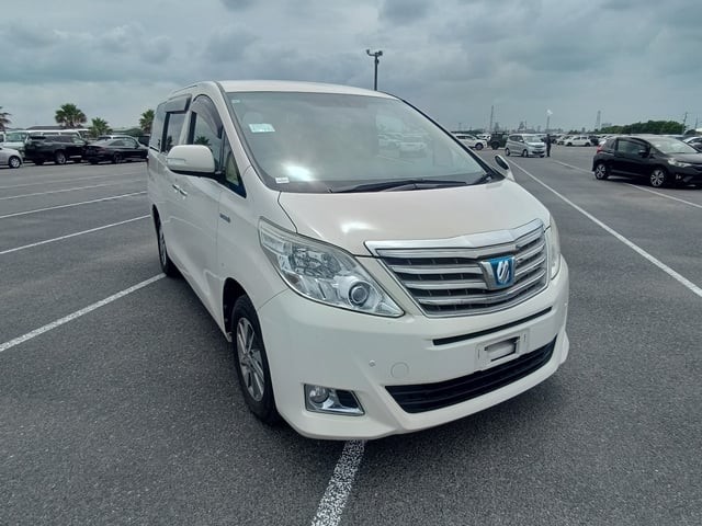 2013 Toyota Alphard HV