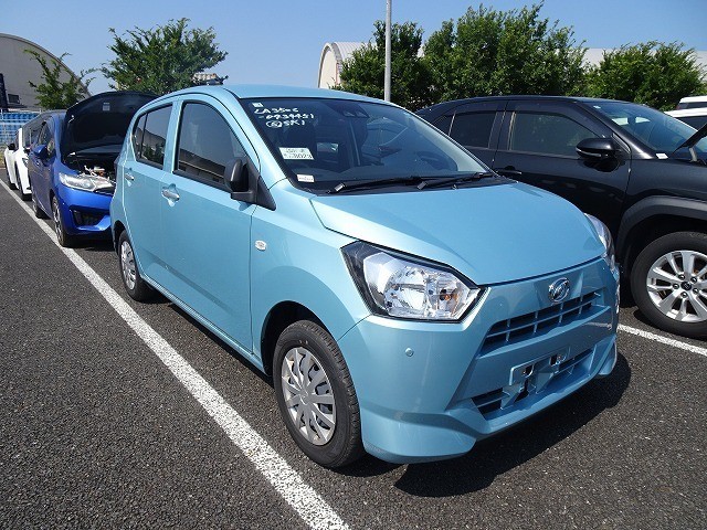 2025 Daihatsu Mira ES