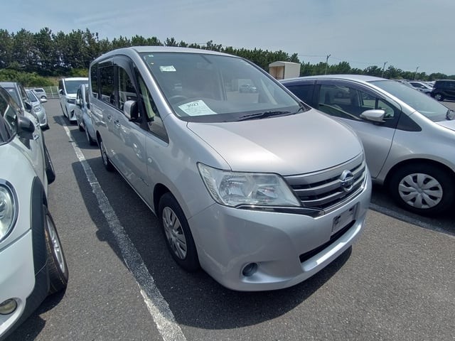 2013 Nissan Serena HV