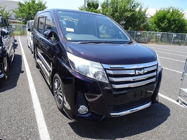 2014 Toyota Noah