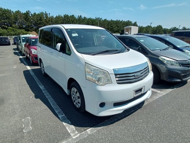 2013 Toyota Noah