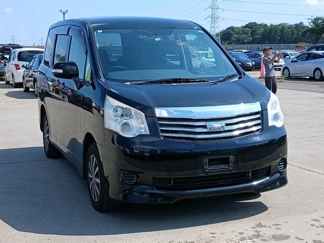 2013 Toyota Noah