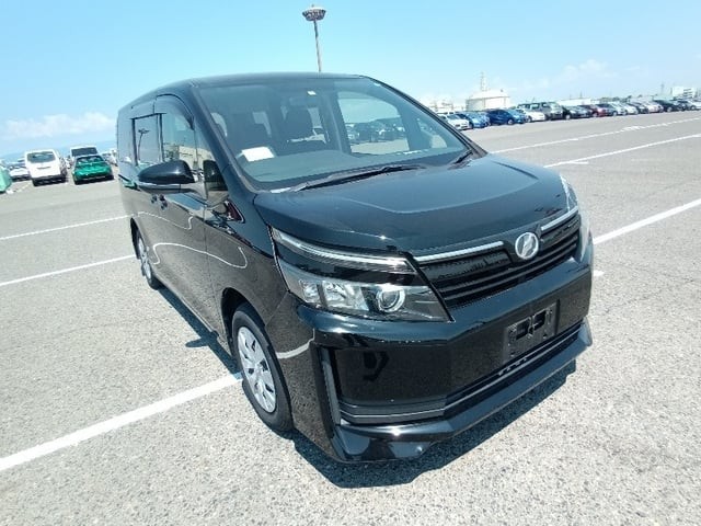 2017 Toyota Voxy
