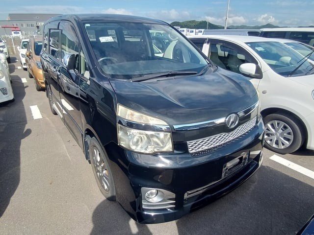 2013 Toyota Voxy