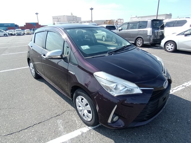 2017 Toyota Vitz HV