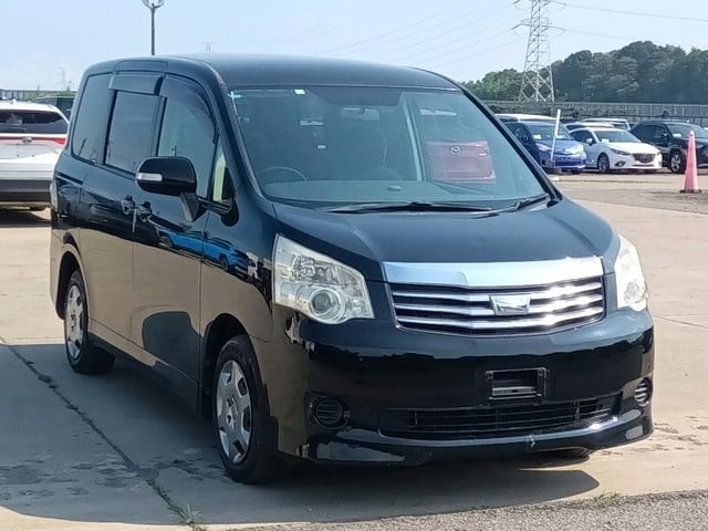 2013 Toyota Noah