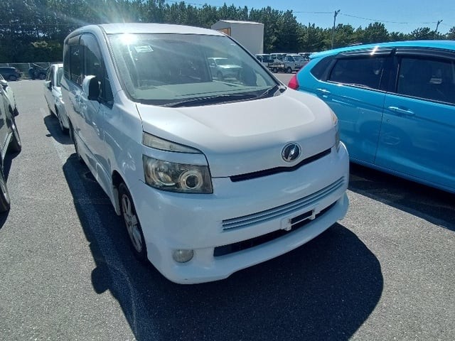 2009 Toyota Voxy