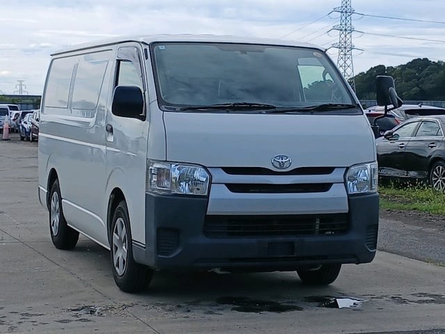 2017 Toyota Hiace V