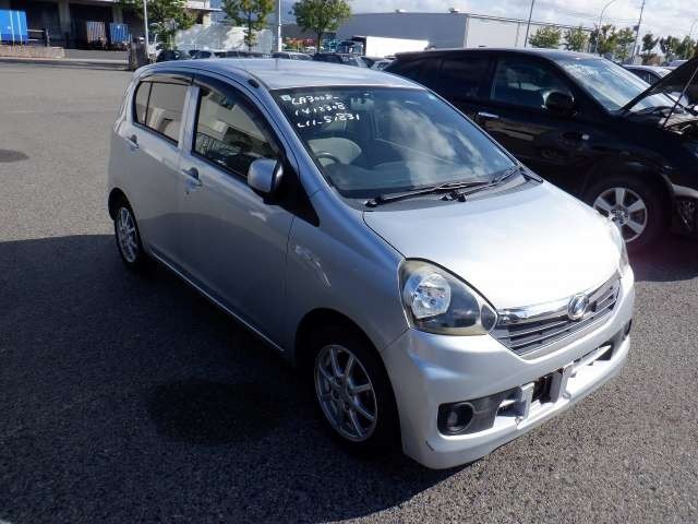 2017 Daihatsu Mira ES