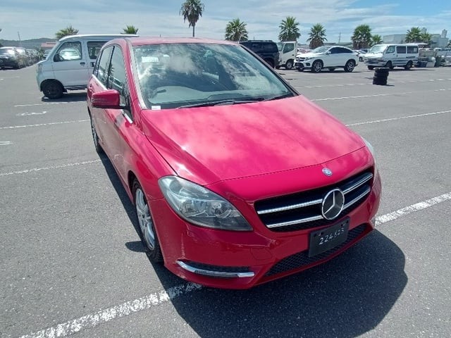2013 Mercedes-Benz B180