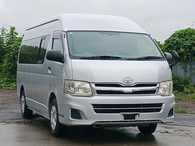 2010 Toyota Hiace V