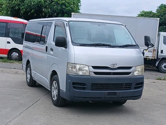 2009 Toyota Hiace V