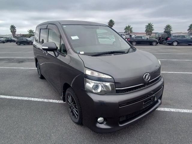2011 Toyota Voxy