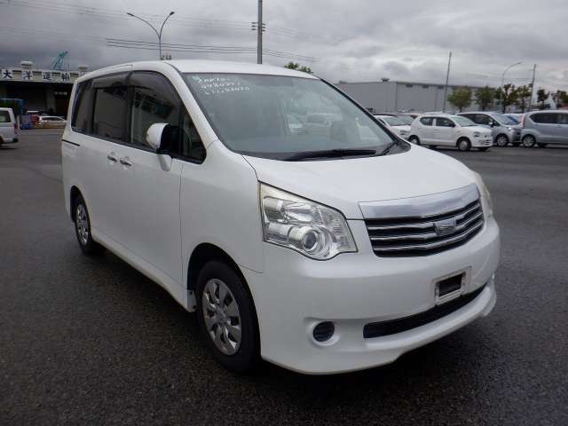 2012 Toyota Noah